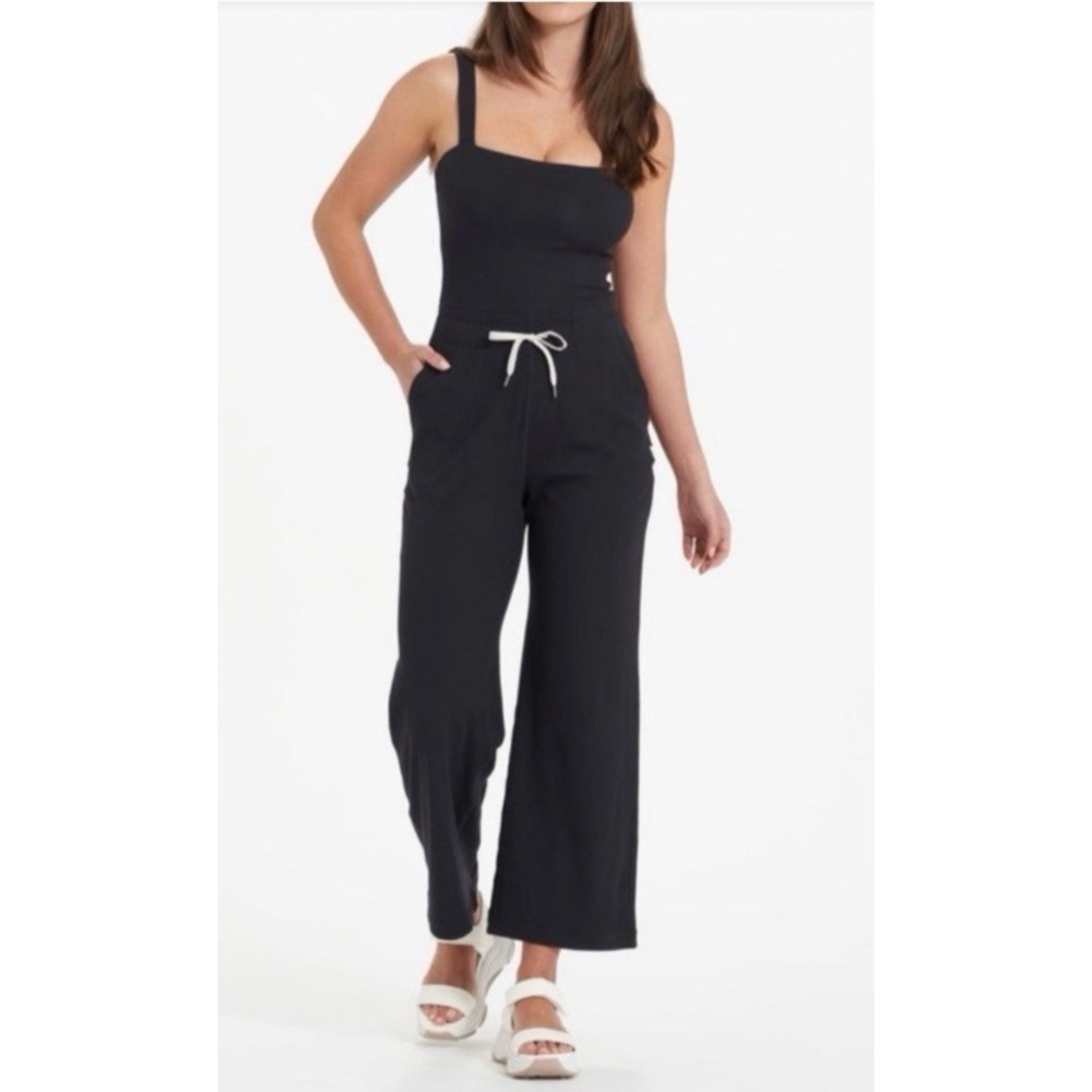 Vuori Women Size Medium Mudra Pose Ribbed Knit Jumpsuit Black Athleisure VW491